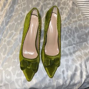 Forest Green, Thick Heels, and pointy toes with bow!